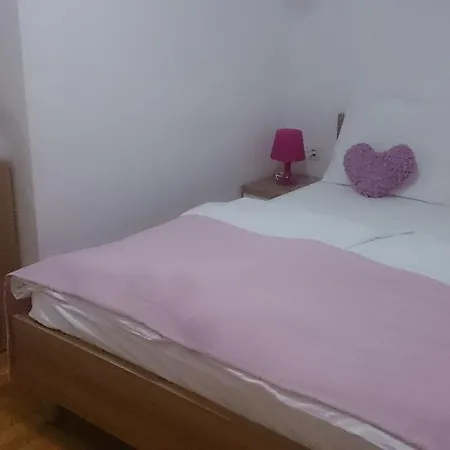 Lugarnica 3*